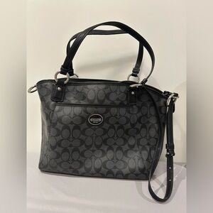 Coach crossbody/shoulder bag monogram
